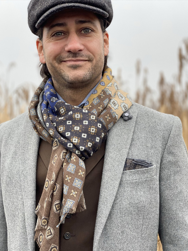 An ode to the men's scarf